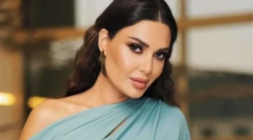 بلمسات الدانتيل والمخمل.. سيرين عبدالنور تظهر بإطلالة لافتة خلال زيارتها إلى العراق